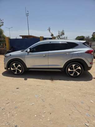 Hyundai Tucson limited 1,6T image 1