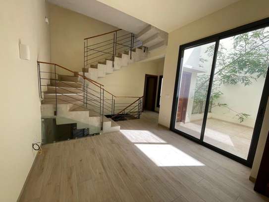 Villa contemporaine à louer Almadies image 5