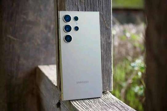 Samsung Galaxy S24 Ultra titanium image 4