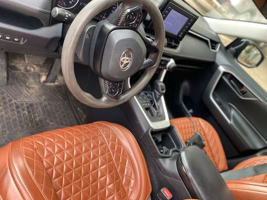 Toyota Rav 4 2019 image 9