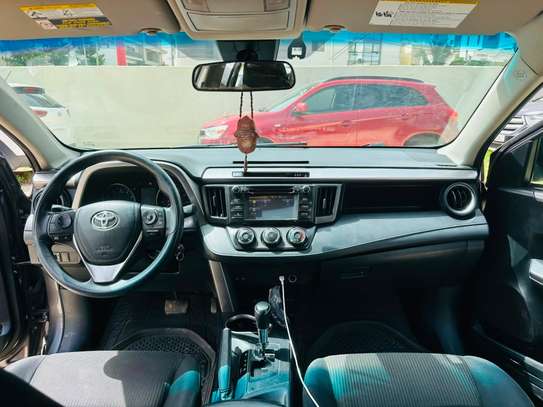 Toyota Rav 4 image 9