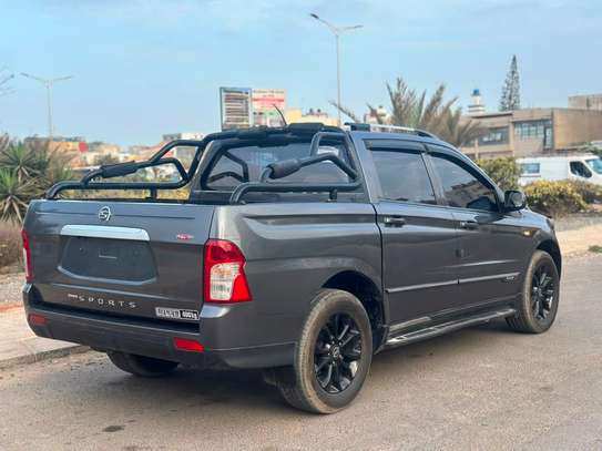SsangYong Korando 4x4 Gris SUV robuste et confortable image 7