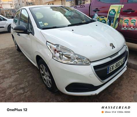 Peugeot 208 image 5