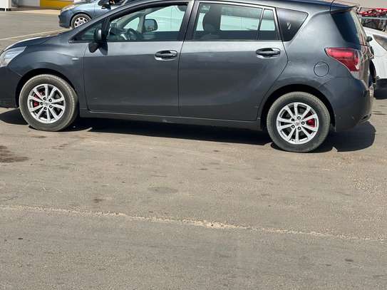 Toyota verso image 9