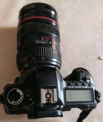 Canon 5 D Mark II image 4