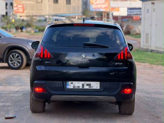 Peugeot 3008 SUV compact noir confort et style image 13