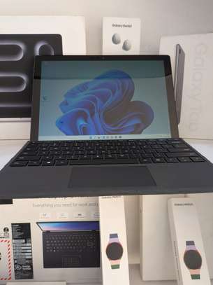 Microsoft Surface Pro 6 ) i5 8e generation ) 8g de ram ) 256 image 3