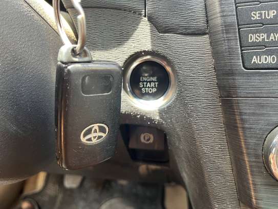 Toyota avensis image 2