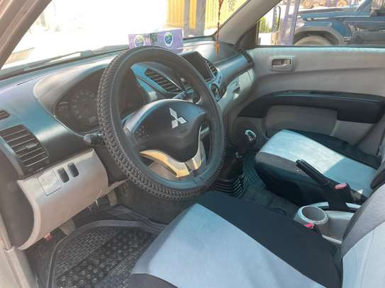 MITSUBISHI L 200 image 3