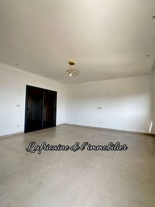 À louer – Superbe appartement F4 vue/mer à Yoff Océan image 4