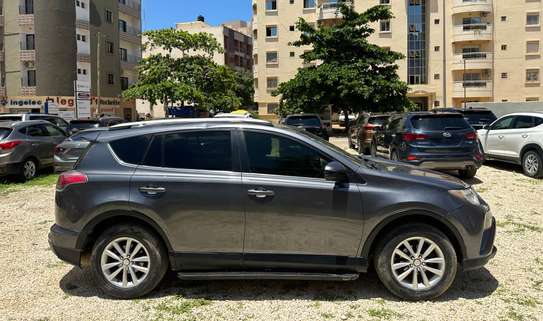 Toyota Rav 4 image 6