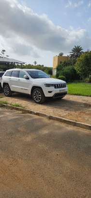Jeep grand cherokee model 2018 image 2