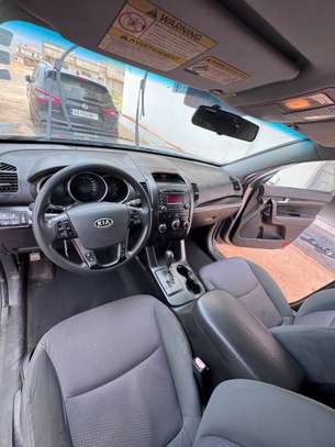 KIA SORENTO 2012 image 2