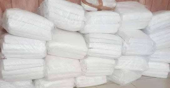 Drap blanche 100% coton avec 2 oreillers image 6