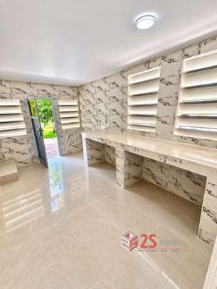 Villa R+1 à louer à Fann Résidence image 12