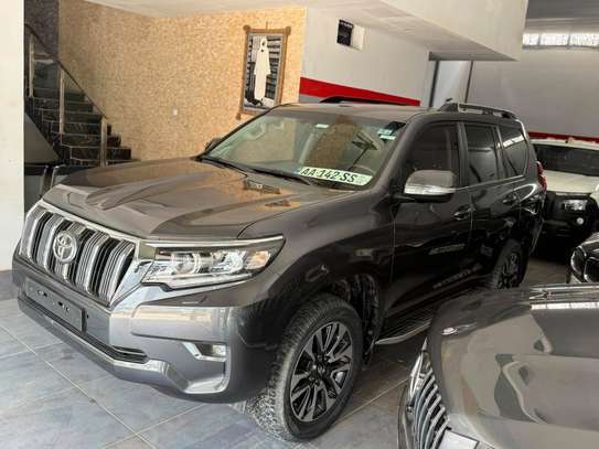 Toyota PRADO VX 2024 SUV Gris métallisé image 10