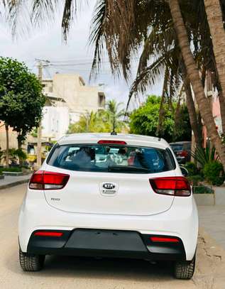 KIA RIO image 6