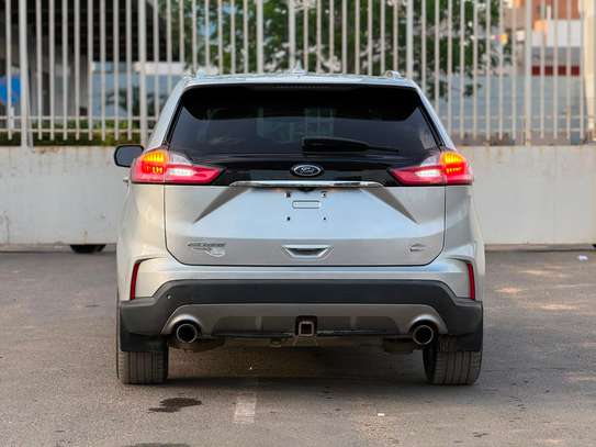 Ford Edge image 8