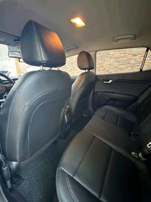 Kia stonic Année 2018 image 9