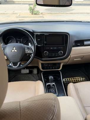 Mitsubishi Outlanler  2017 image 8
