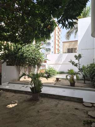 Villa spacieuse à mermoz avec un grand jardin image 2