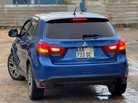 Mitsubishi outlander image 5