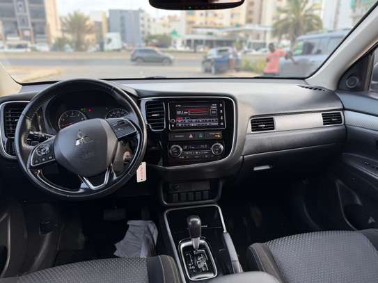 Mitsubishi outlander 2018 image 9
