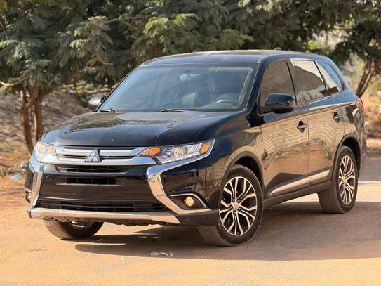 🔘 : MITSUBISHI 🔘 Modèle : OUTLANDER 🔘 Année : 2018 🔘 image 2