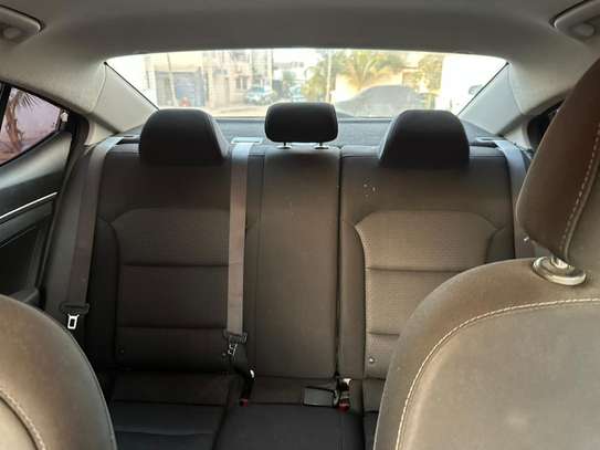 Hyundai Elantra 2017 image 2