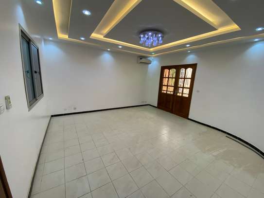 Villa au almadies usage Bureau image 15