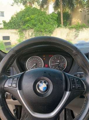 BMW X5 E70 image 2