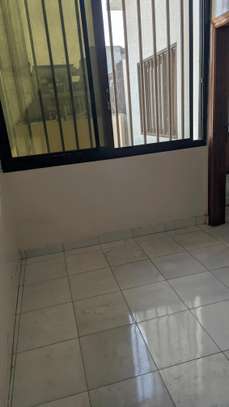 A louer un grand apartuman de 2chambrsalon kuisine 3toilette image 11