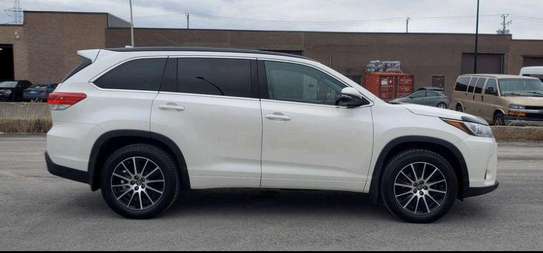 TOYOTA HYLANDER 7 places full options image 3