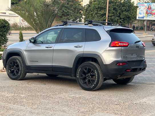 Jeep Cherokee Trail hawk image 6