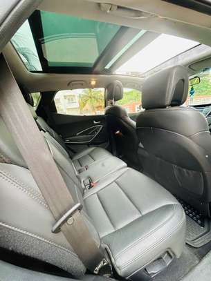 Hyundai Santafe 2018 full option image 8