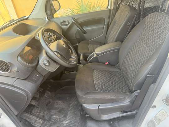 Renault image 13