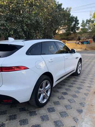JAGUAR F-TYPE 2019 image 4