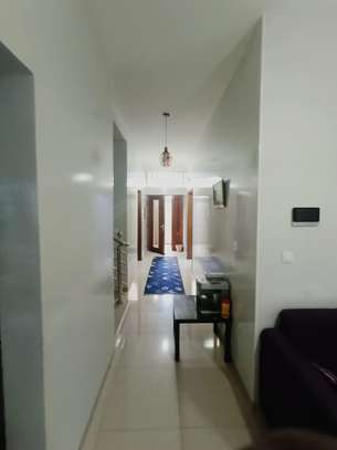 Villa R+2 à vendre à Mbackiyou Faye image 9
