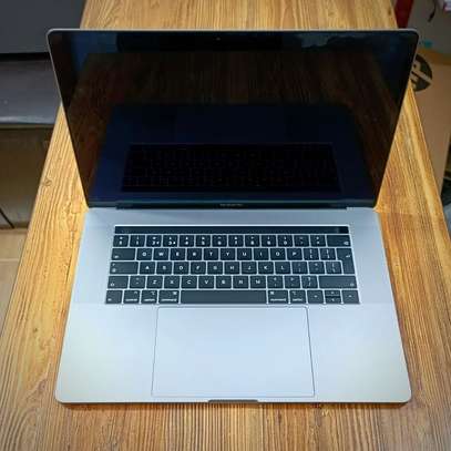 MacBook Pro Touch Bar i7 (2018) image 3