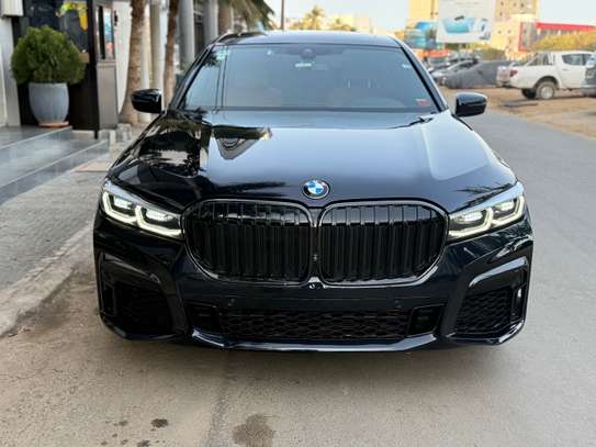 BMW series 740i image 12