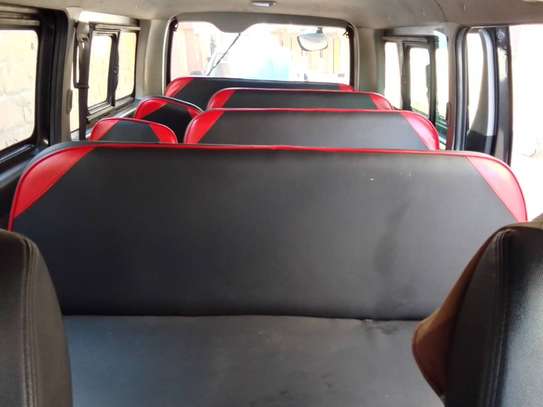 TOYOTA HIACE image 4