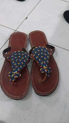 Chaussures Africaine perlé en cuir image 2