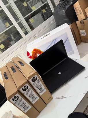Promo Hp 240 G7 10éme Génération image 1
