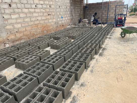 VENTE DE BRIQUES image 1
