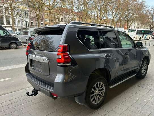 Toyota land cruiser prado image 2