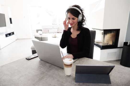 Casque supra-auriculaire Bluetooth à réduction de bruit Bose image 1