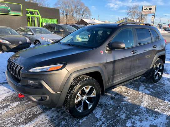 Jeep Cherokee trailhawk image 9