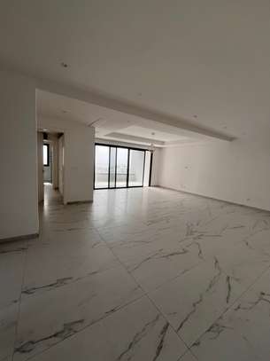 F4 CORNICHE ALMADIES image 3