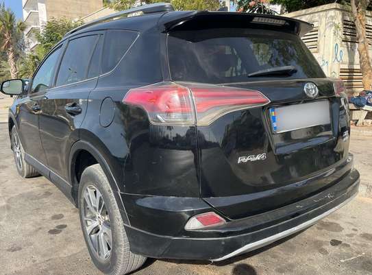 2016 TOYOTA RAV4 XLE image 3