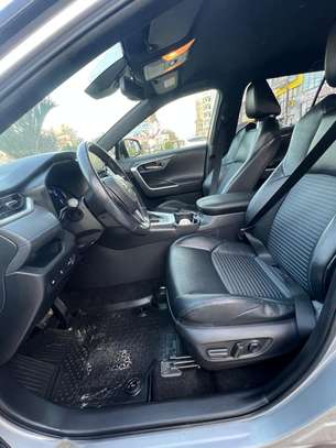 Toyota RAV4 2022 image 5